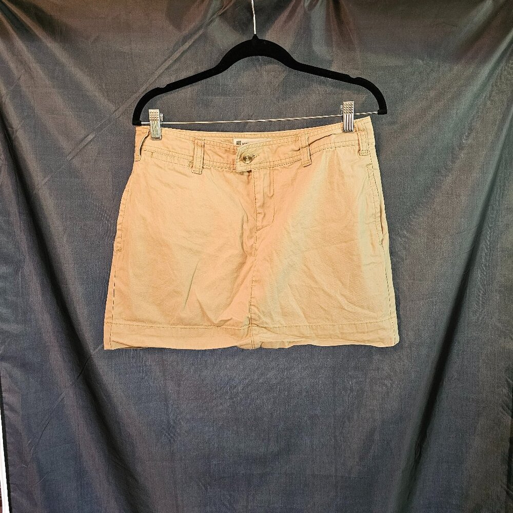 Gap "Favorite khaki Mini Skirt". Size 8